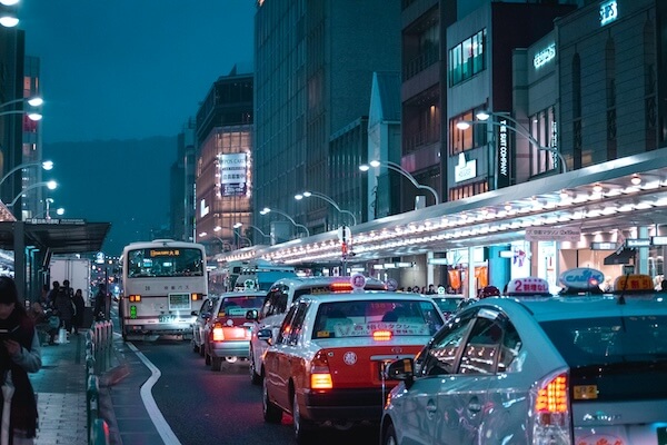 Driving rules and etiquette in Japan (left-hand traffic, speed limits, safety)